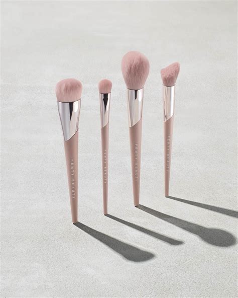 fenty beauty makeup brushes set.